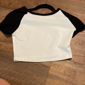 White T shirt cropped